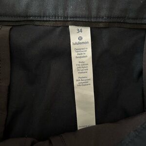 Lululemon men’s classic fits pants